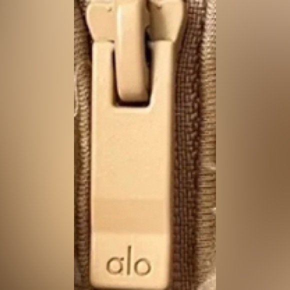 •❌SOLD❌NEW• ALO YOGA Foxy Sherpa Jacket - Picture 15 of 16